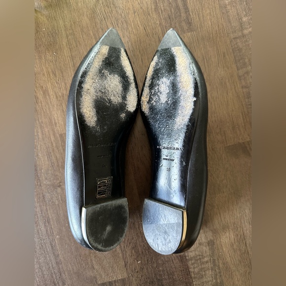 Burberry Black Leather flats with gold detail on heel- size Women’s 39- 8.5 US - Picture 5 of 11